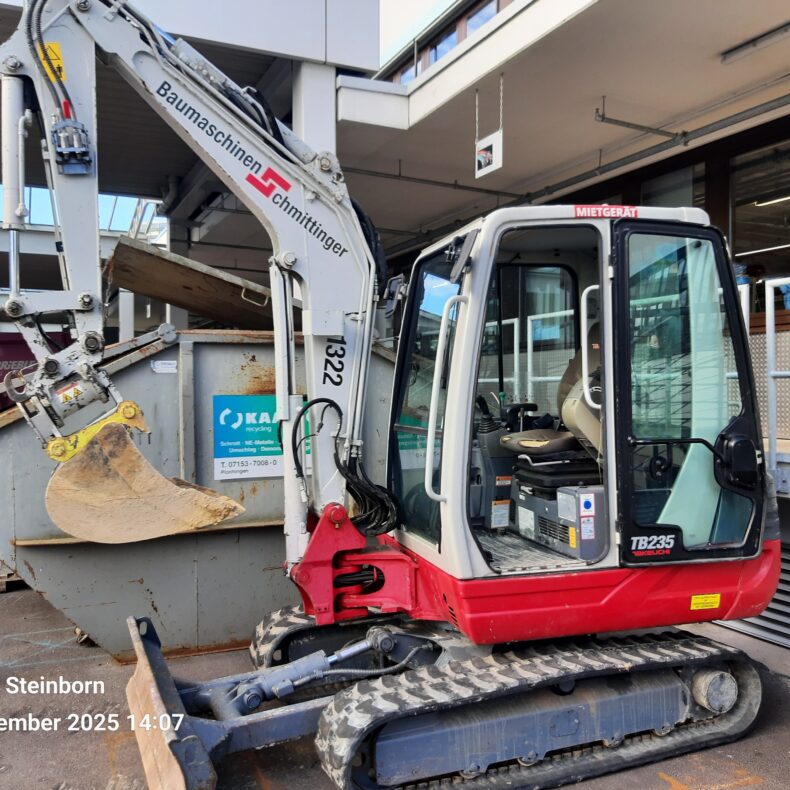 Takeuchi Kompaktbagger TB235